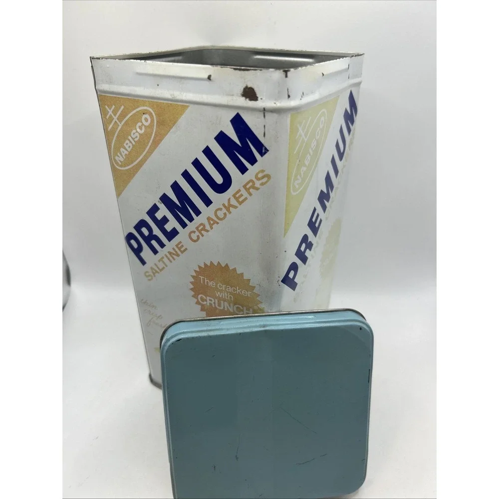 Vintage Nabisco Premium Saltine Crackers 14 oz. Tin. 1969.